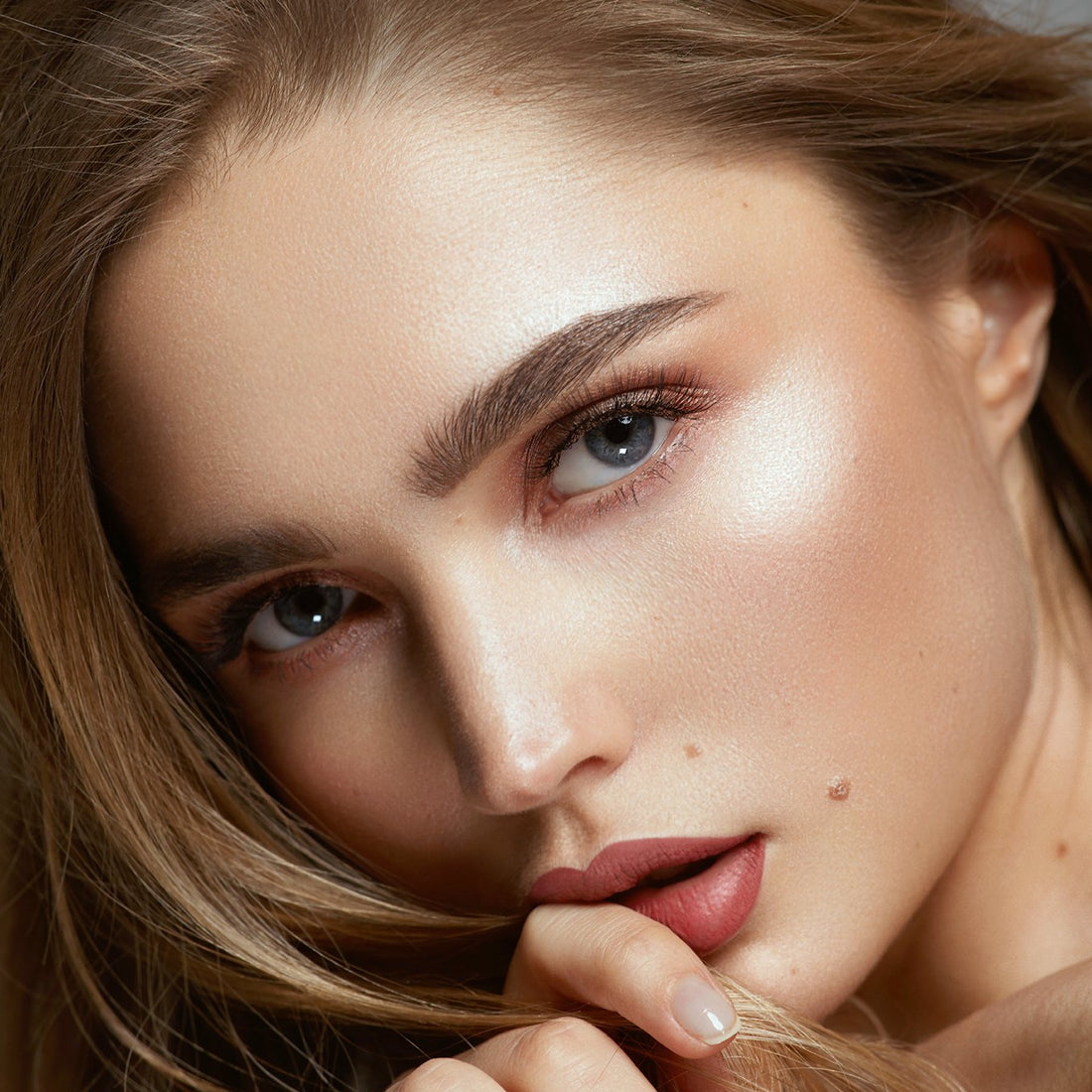 Your Guide To AMAZING Eyebrows - AmazingCosmetics