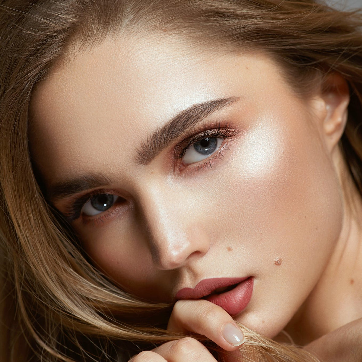 Your Guide To AMAZING Eyebrows - AmazingCosmetics