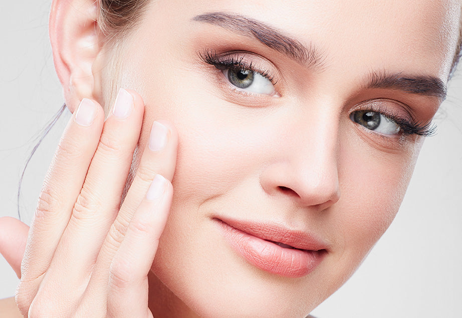 Shaving Your Face - Yes or No? - AmazingCosmetics
