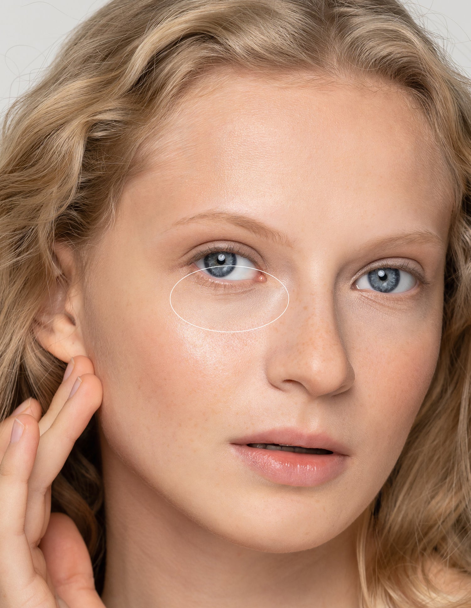Is Your Concealer Creasing? - AmazingCosmetics