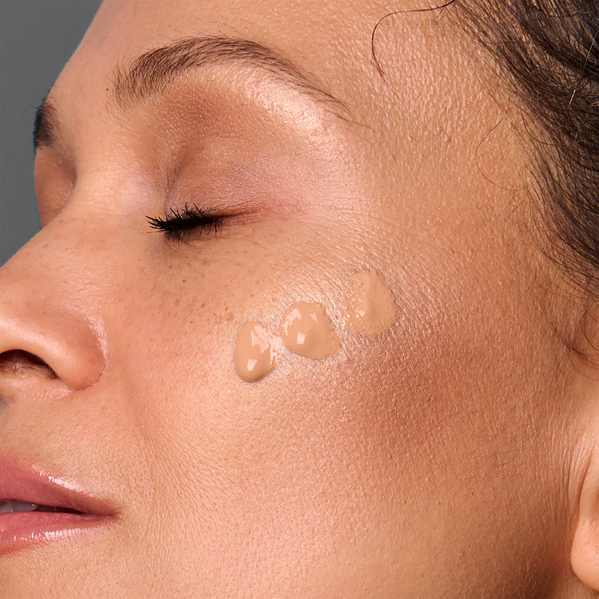 SMOOTH® Crème Concealer &amp; Foundation Duo - AmazingCosmetics